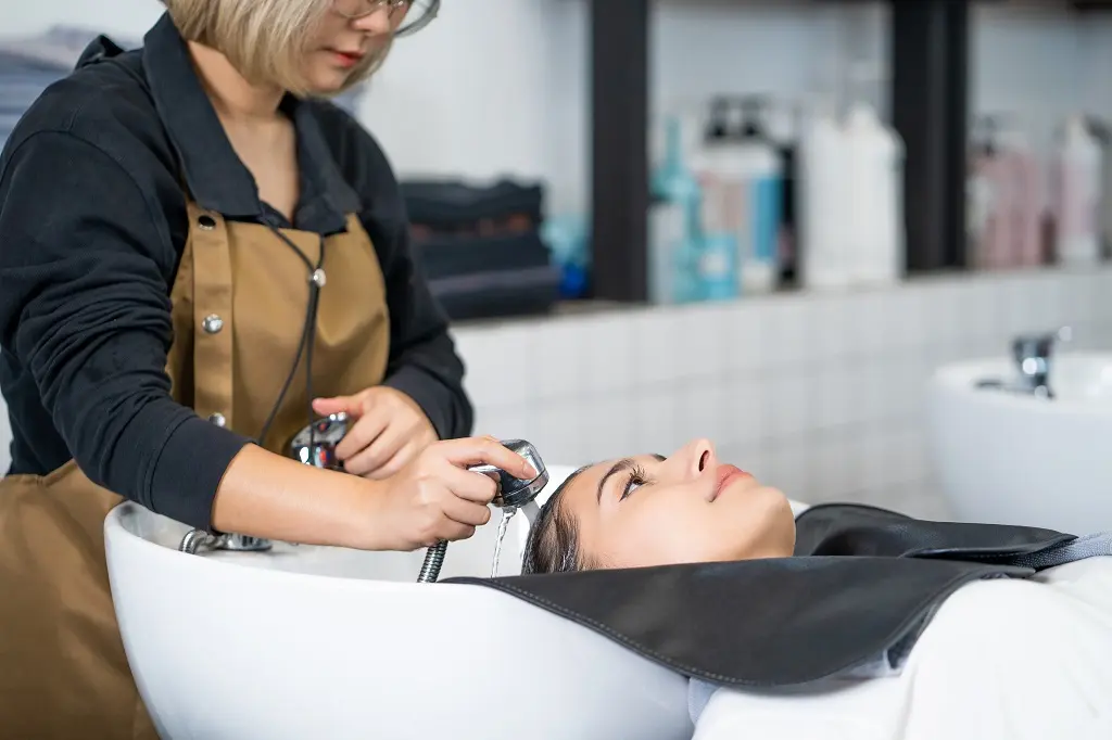 Can Hair Salons Remove Lice LiceDoctors head-lice-what-you-need-to-know-knoxville-institute-of-dermatology